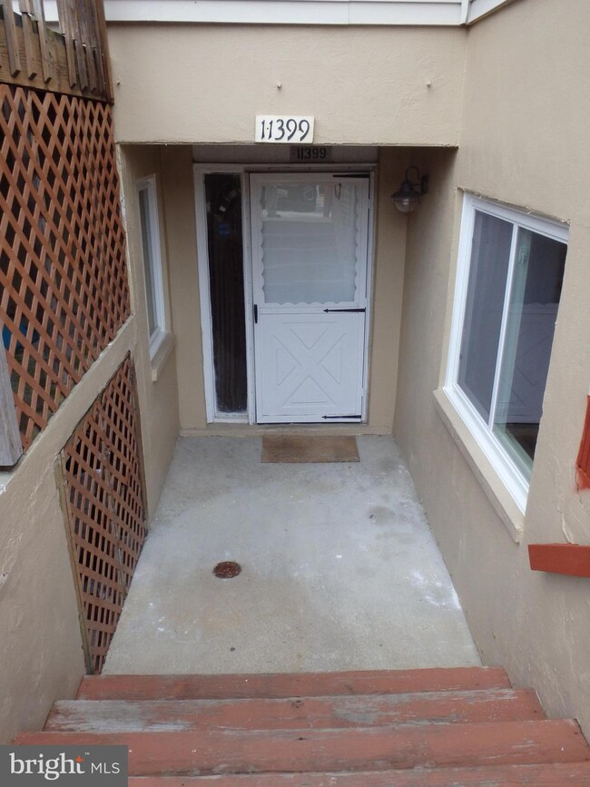 11399 Laurelwalk Dr, Laurel, MD 20708 - photo 2