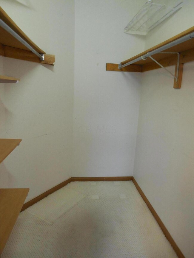 1417 Pegwood Dr, Columbus, OH 43229 - photo 7