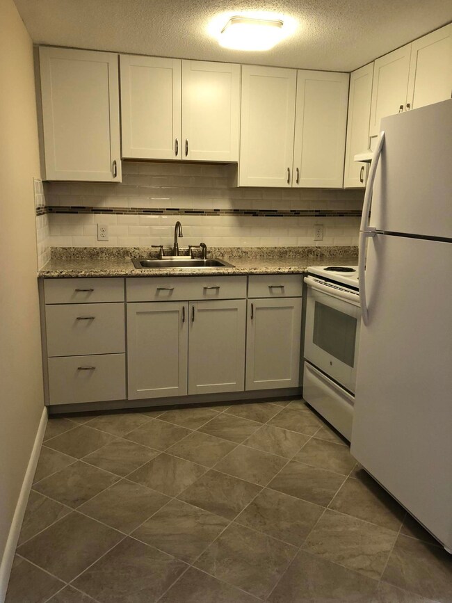 190 Upper County Rd unit 7, Dennis Port, MA 02639 - photo 5