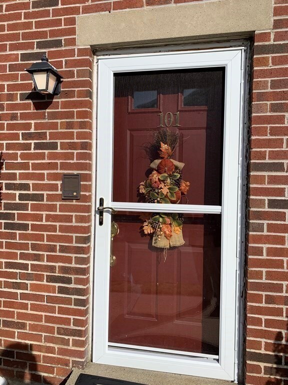 160 Quincy Shore Dr unit 101, Quincy, MA 02171 - photo 3