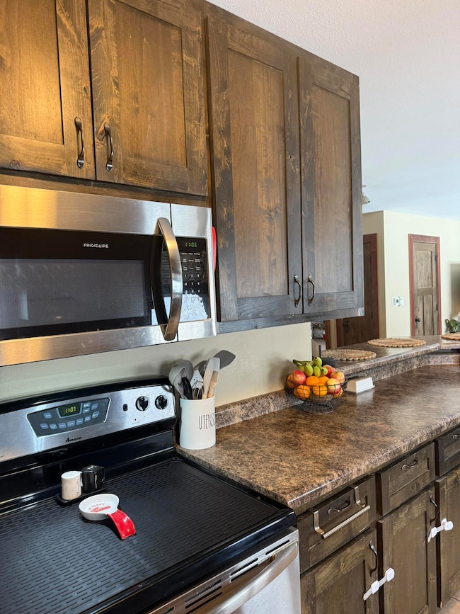 209 S 9th Ave, Vinton, IA 52349 - photo 6