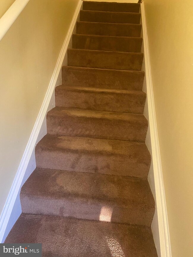 23424 Rainbow Arch Dr, Clarksburg, MD 20871 - photo 2