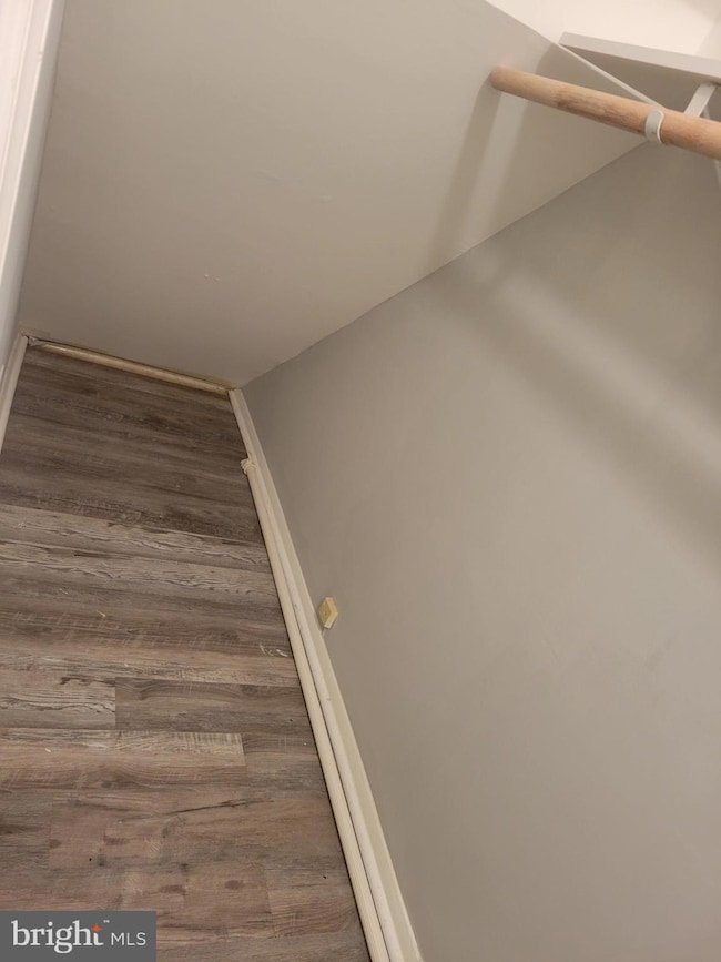 8417 Lazy Creek Ct, Springfield, VA 22153 - photo 6