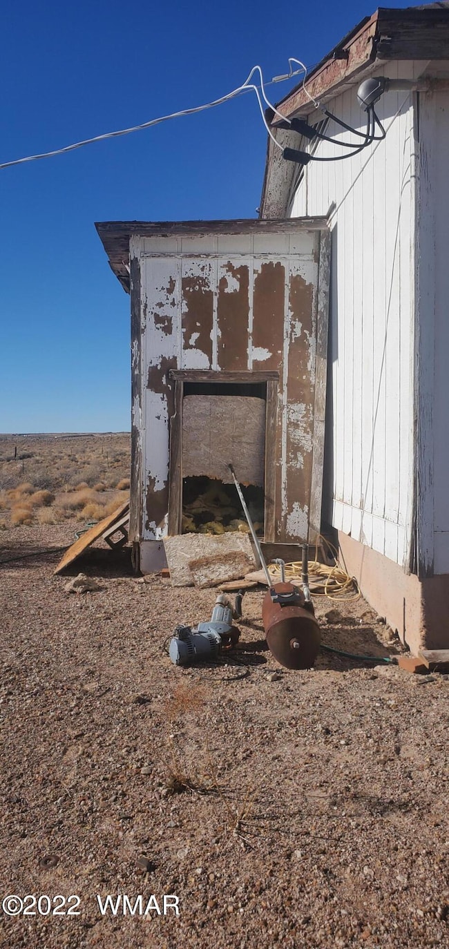 8601 Fence Line Rd, Holbrook, AZ 86025 - photo 4