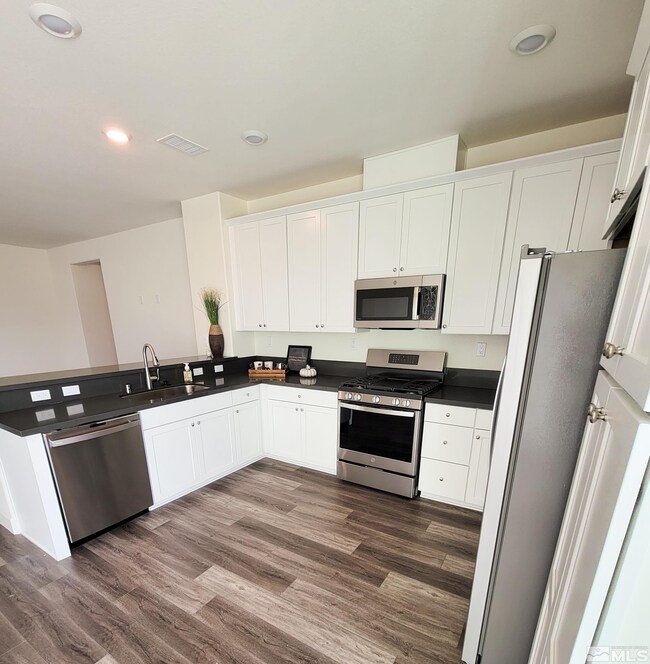 6945 Devon Spring Ln, Sparks, NV 89436 - photo 4