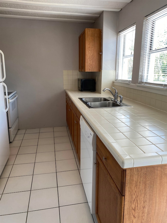 147 Riberia St unit D, St. Augustine, FL 32084 - photo 3