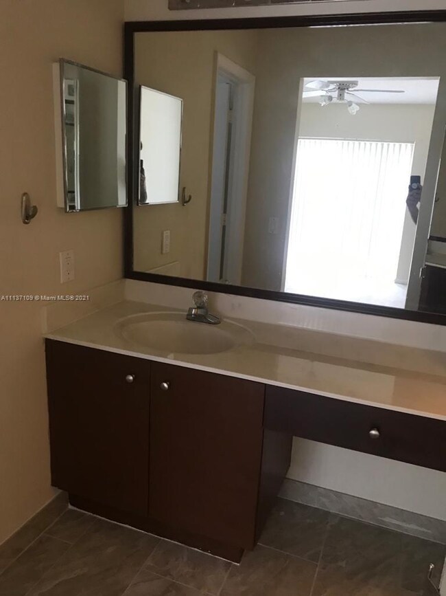 unlisted-address, Weston, FL 33331 - photo 5