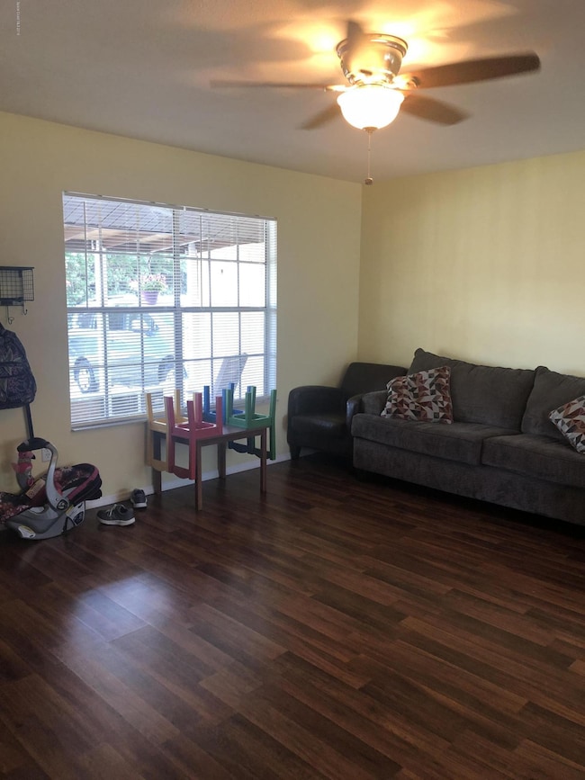 Living room 3