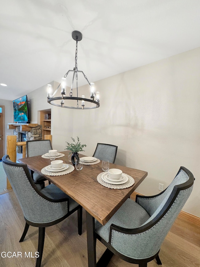 5 dining area