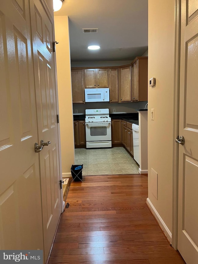 3840 Lightfoot St unit 240, Chantilly, VA 20151 - photo 6