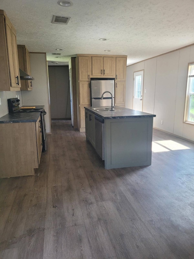 204 S Cambridge Dr, Warner Robins, GA 31093 - photo 3