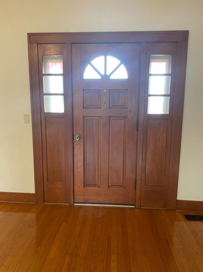 131 Keilman St, Dyer, IN 46311 - photo 4