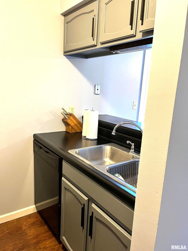 30 Coventry Ln unit 1, Muscatine, IA 52761 - photo 7