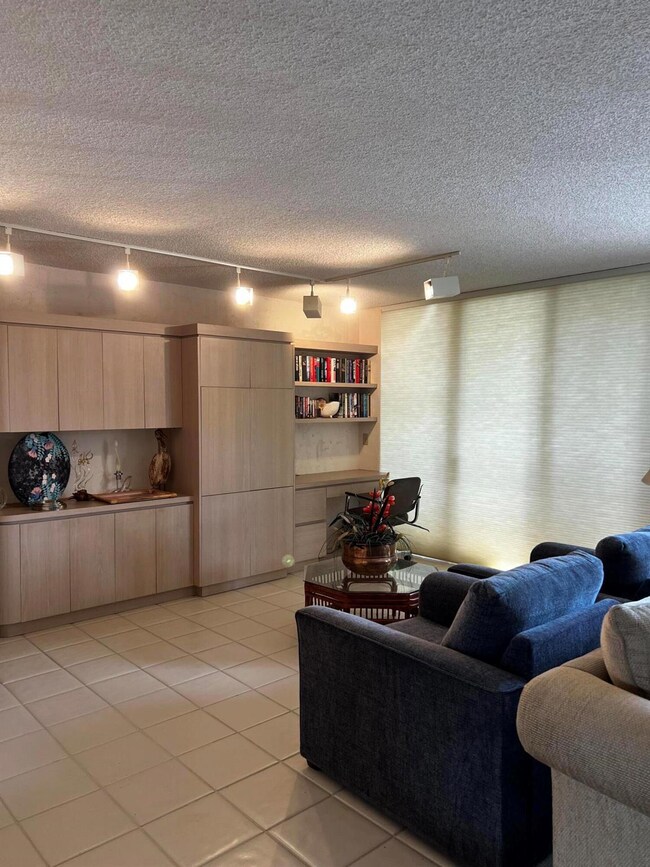 4702 Fountains Dr S unit 207, Lake Worth, FL 33467 - photo 2