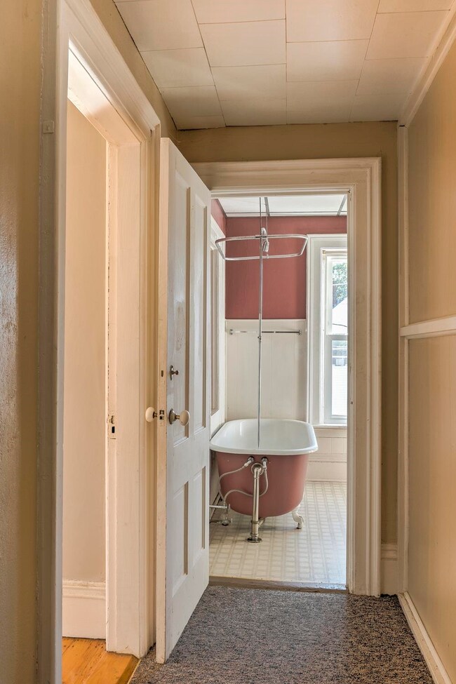 121 Cross St, Keene, NH 03431 - photo 4