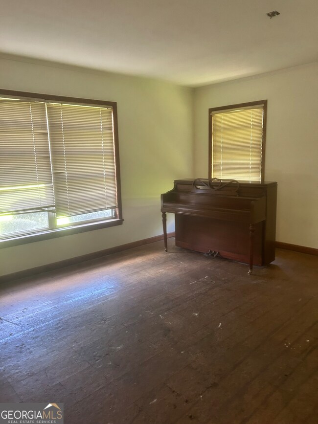 902 Andrews Dr NW, Conyers, GA 30012 - photo 5