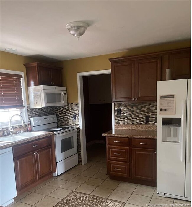 143 Ingleside Dr, Fayetteville, NC 28303 - photo 5