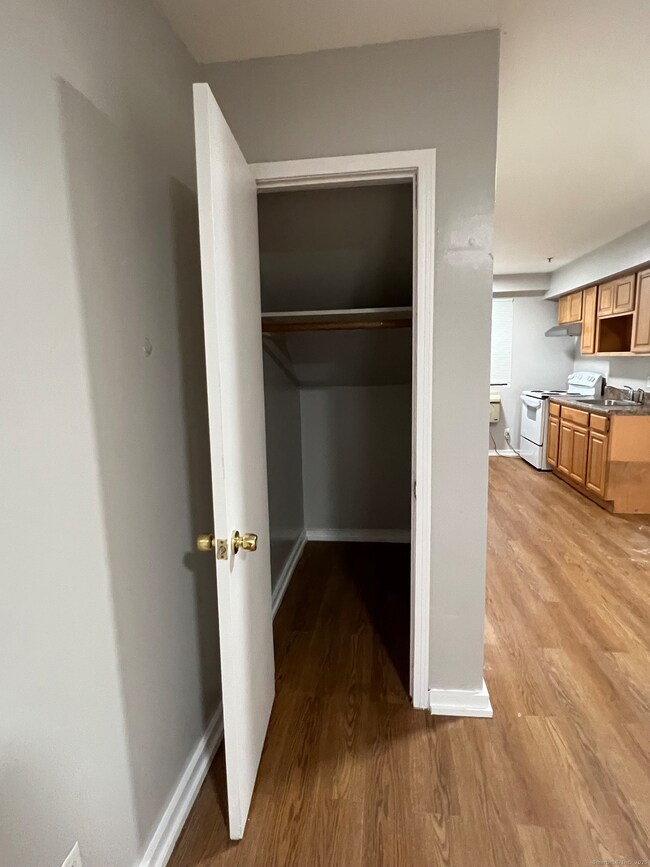 385 Putnam Ave unit 35, Hamden, CT 06517 - photo 5