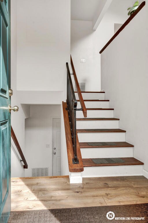 7_EntryStairway