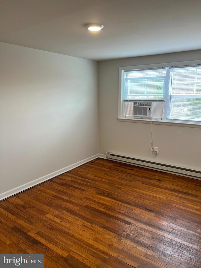 156 Tower Cir unit 3, Berkeley Springs, WV 25411 - photo 5