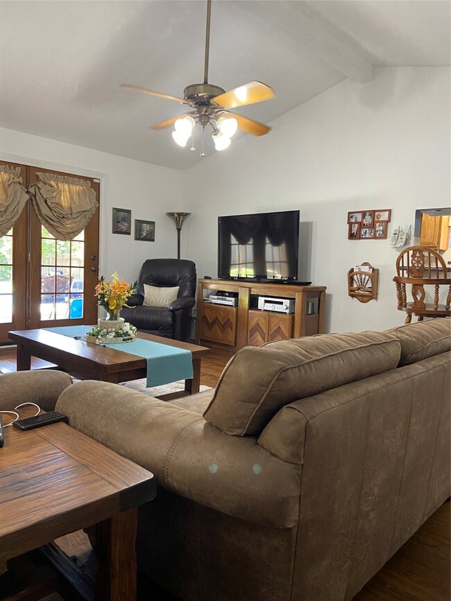 164 Trinity St, Bay City, TX 77414 - photo 6