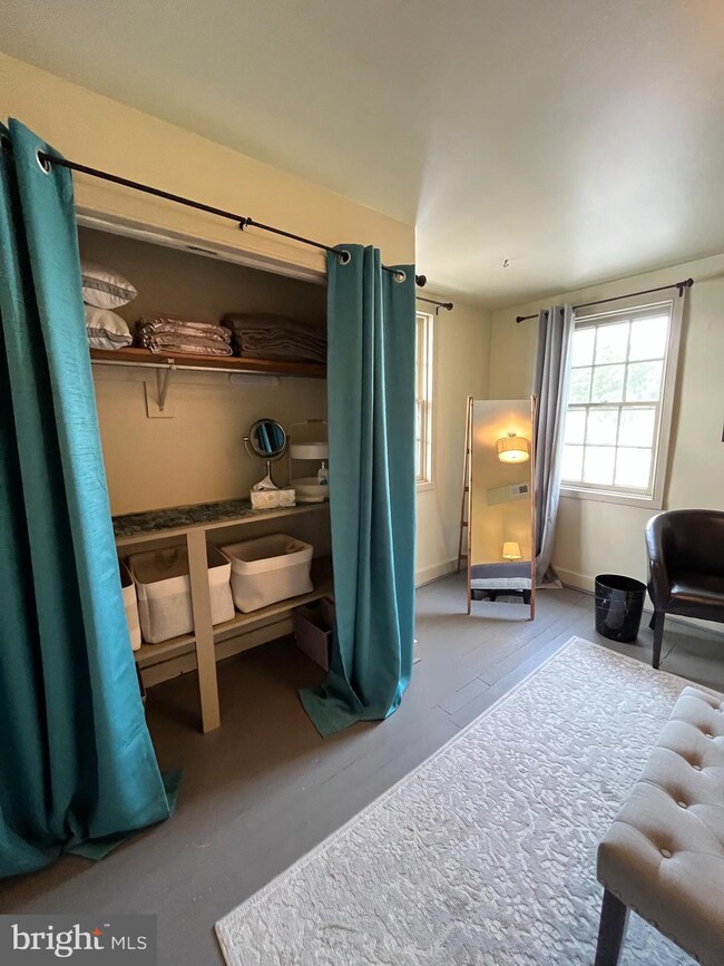 509 S Market St, Frederick, MD 21701 - photo 5