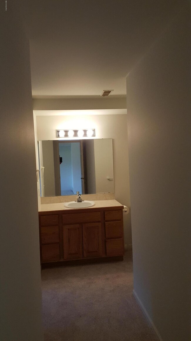 2474 Highridge Ln SE unit 16, Grand Rapids, MI 49546 - photo 5