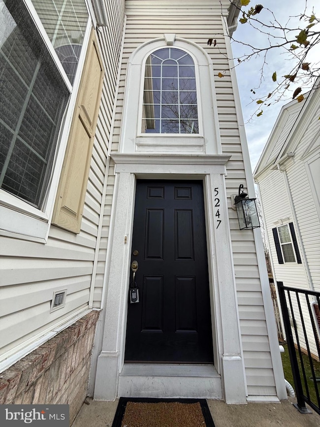 5247 Jule Star Dr, Centreville, VA 20120 - photo 3