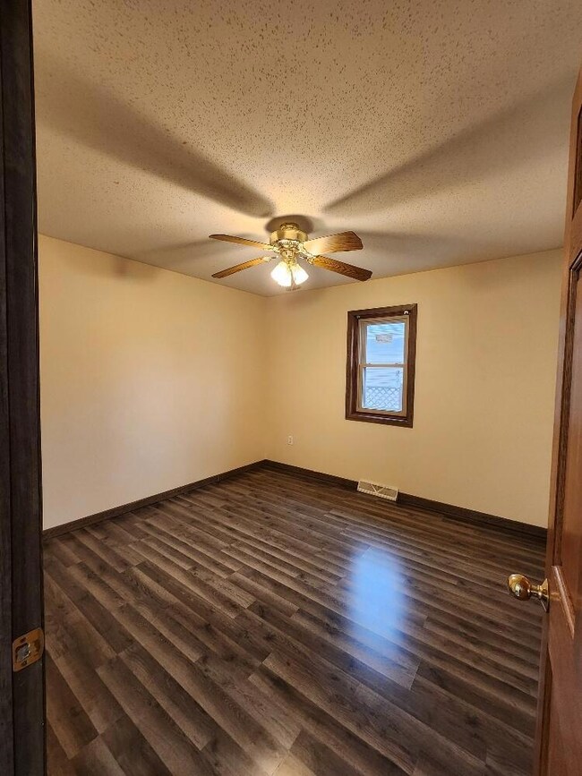 939 8th Ave N Bedroom 3