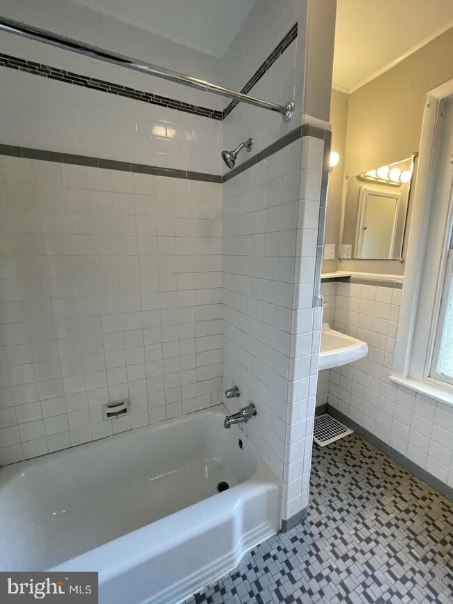 114 E 6th Ave unit 2, Conshohocken, PA 19428 - photo 7