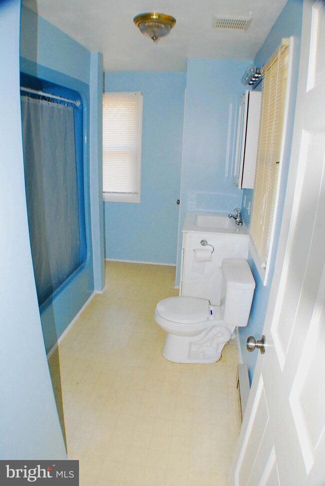 949 Puffenburger Ln, Hedgesville, WV 25427 - photo 7