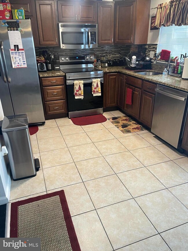 7209 Sheila Turn, Clinton, MD 20735 - photo 2