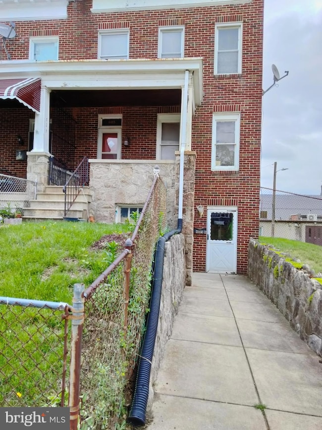 605 Lyndhurst St, Baltimore, MD 21229 - photo 3
