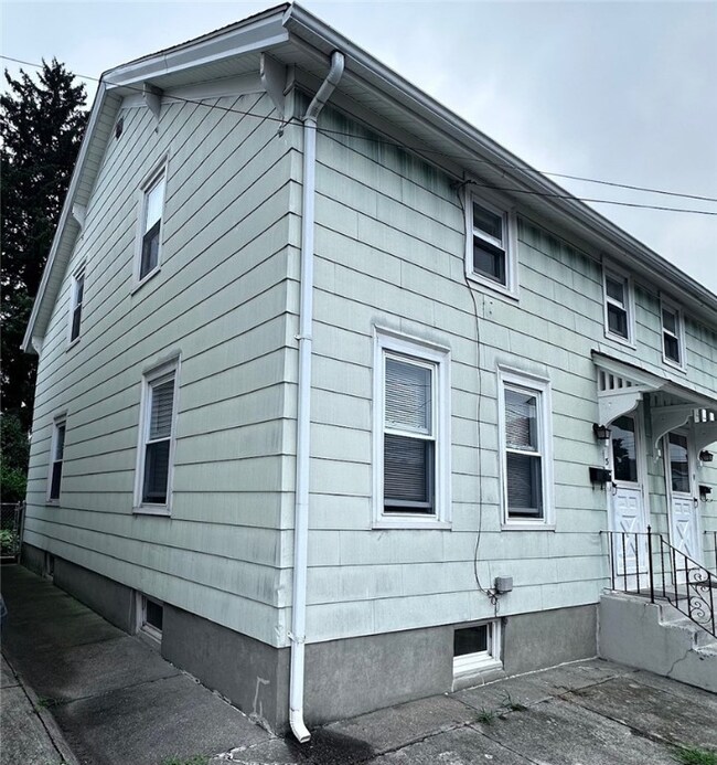 11 Eli St, Cumberland, RI 02864 - photo 4