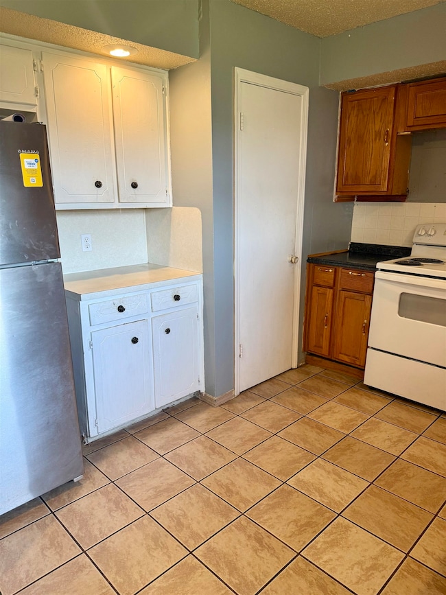 1410 N Ferguson St, Enid, OK 73701 - photo 5