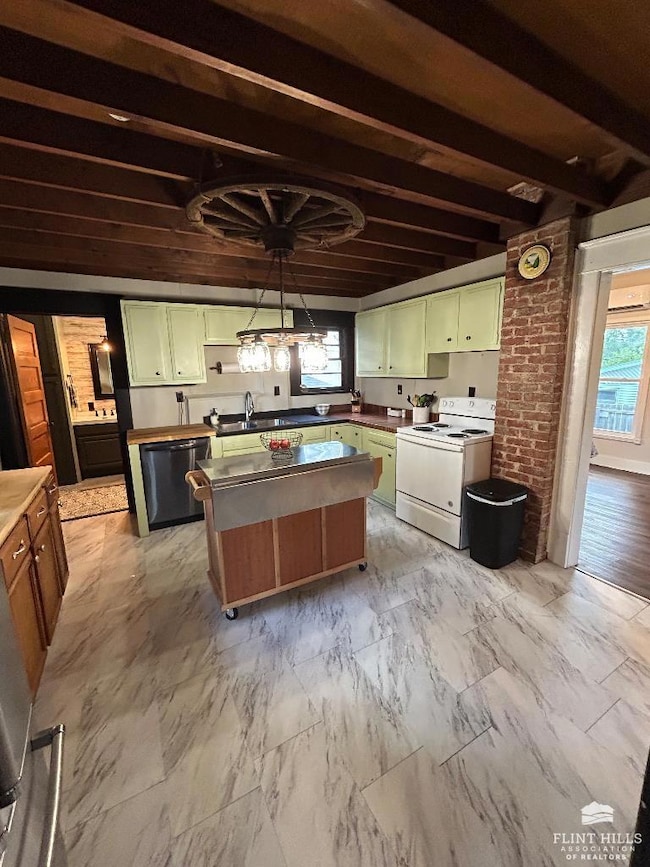 903 Poplar St, Wamego, KS 66547 - photo 7