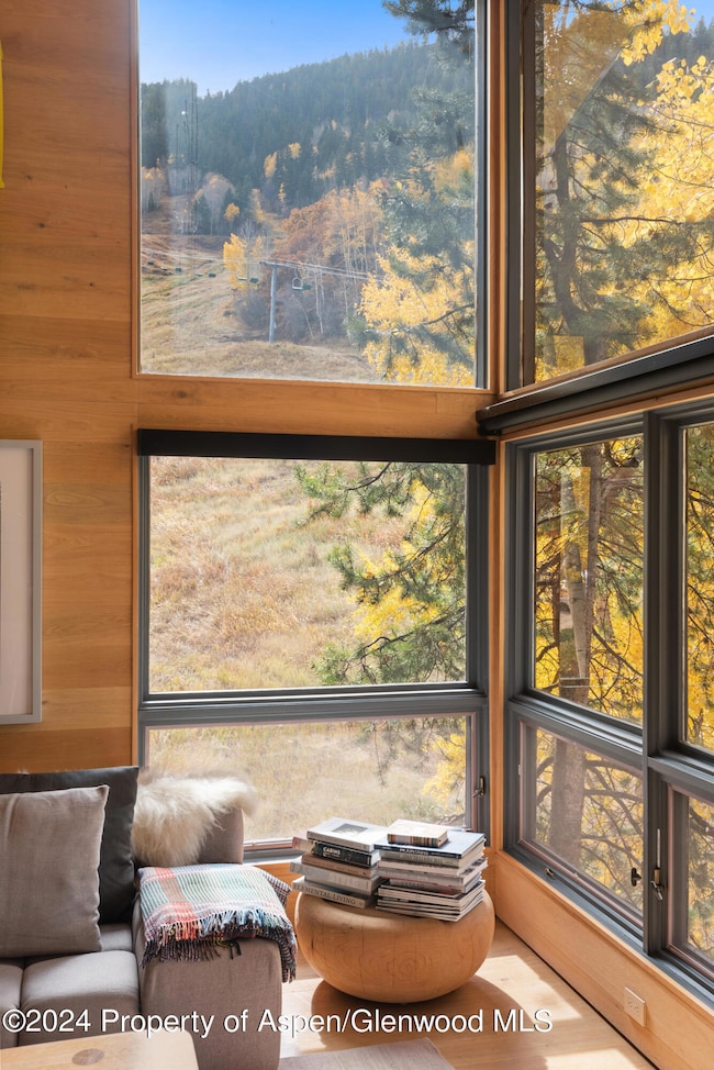 10-MountainQueen9_HiRes23101817