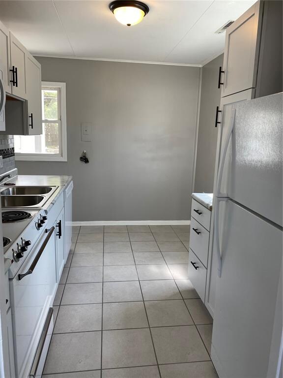 2123 Reynolds Ave SW, Cedar Rapids, IA 52404 - photo 7