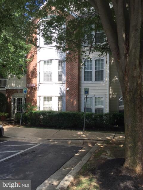 5223 Wagon Shed Cir unit 5523, Owings Mills, MD 21117 - photo 2