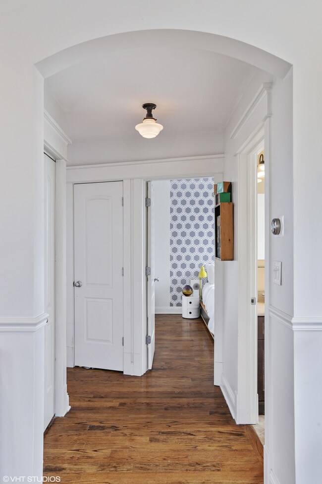 1657 W Catalpa Ave unit 3, Chicago, IL 60640 - photo 6