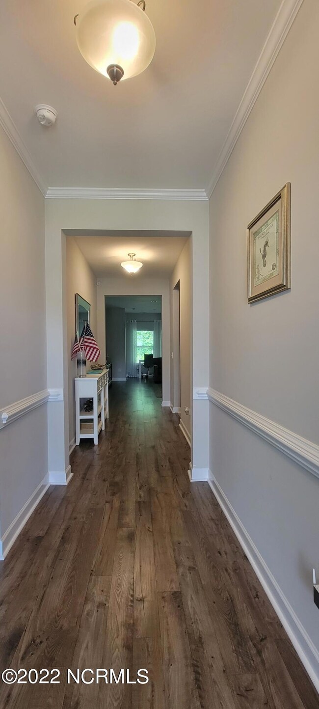 Foyer to Living Rm