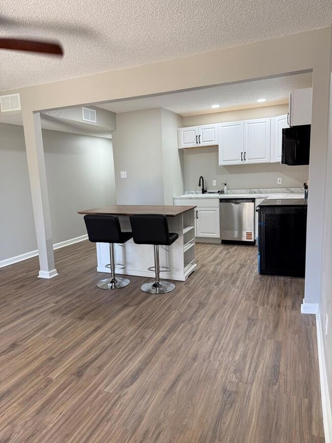 308 S 8th St, West Memphis, AR 72301 - photo 7