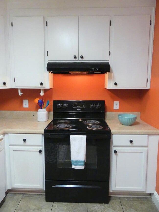 904 Ransome St, Roanoke Rapids, NC 27870 - photo 5