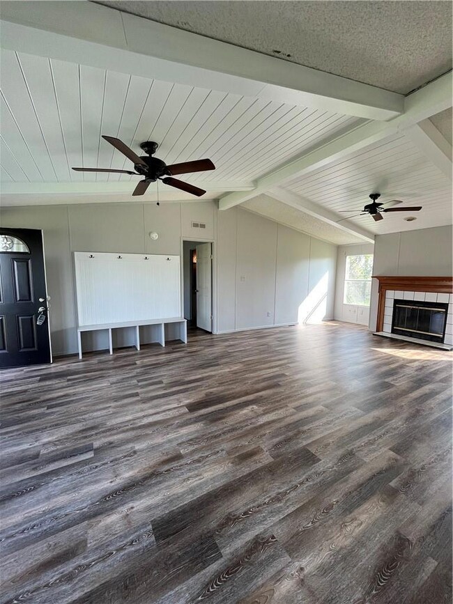 110 Oakhill Ct, Troy, TX 76579 - photo 5