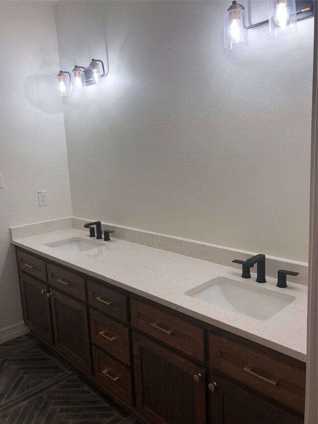 510 Malone St, Tomball, TX 77375 - photo 6