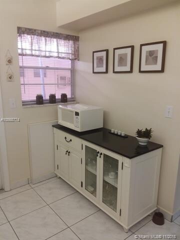 215 SE 3rd St unit 104A, Hallandale Beach, FL 33009 - photo 3