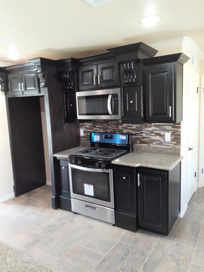 10111 Woodway Dr, El Paso, TX 79925 - photo 4