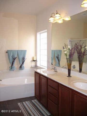 Master bath with shower & garden tub