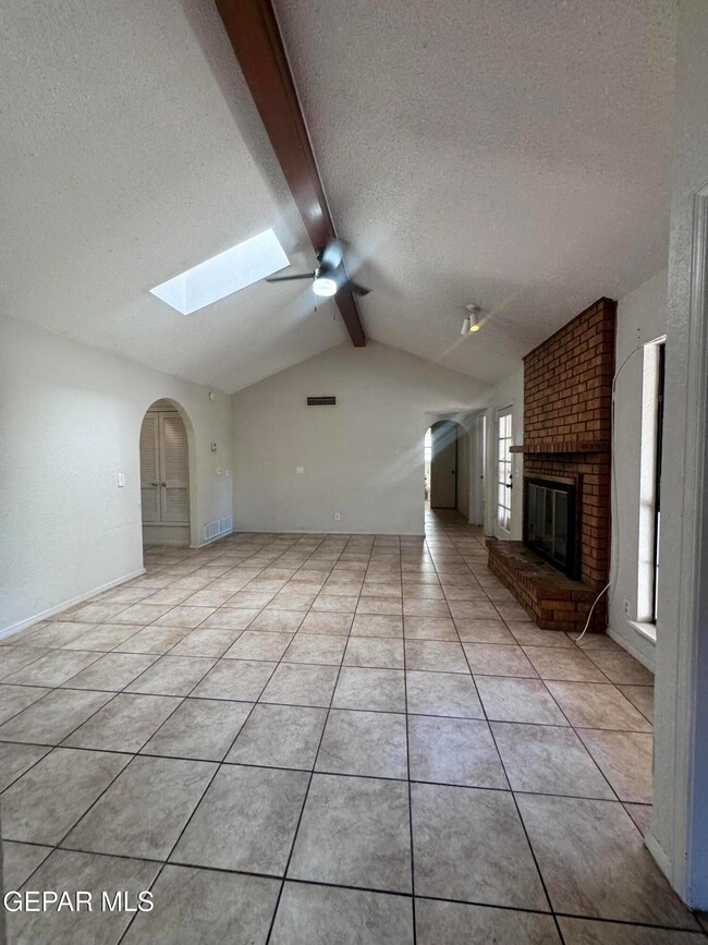 386 Mccune Rd, El Paso, TX 79915 - photo 7