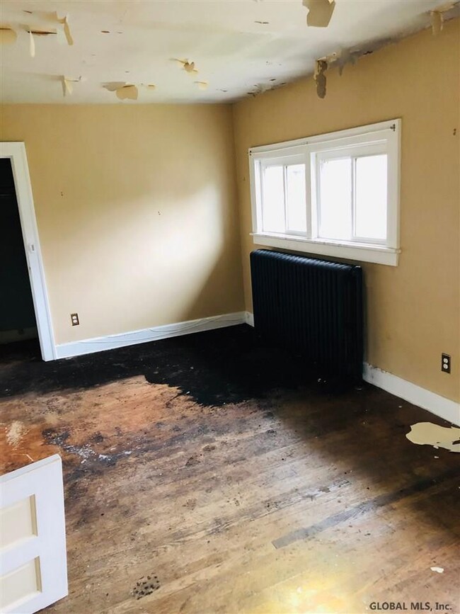169 W Lawrence St, Albany, NY 12203 - photo 4